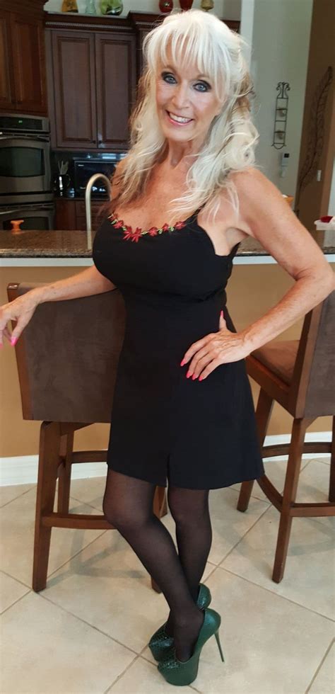 hot gilf naked|sexy